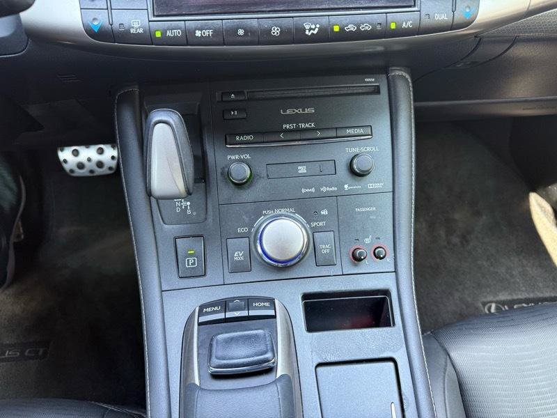 Used 2015 Lexus CT 200h w/ Navigation Package FWD image 26