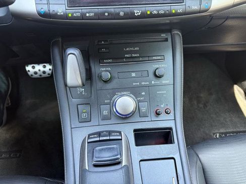 Used 2015 Lexus CT 200h w/ Navigation Package FWD image 26