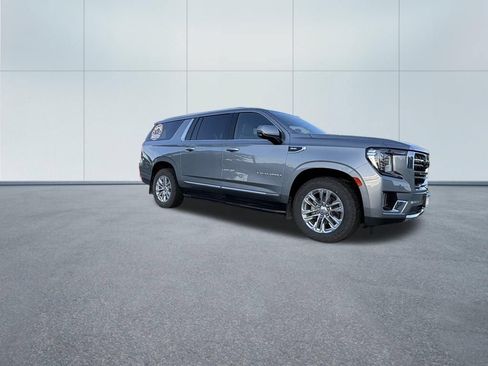 Used 2023 GMC Yukon XL SLT w/ SLT Luxury Package AWD/4WD image 14