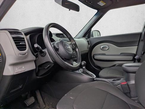 Used 2017 Kia Soul Base image 9