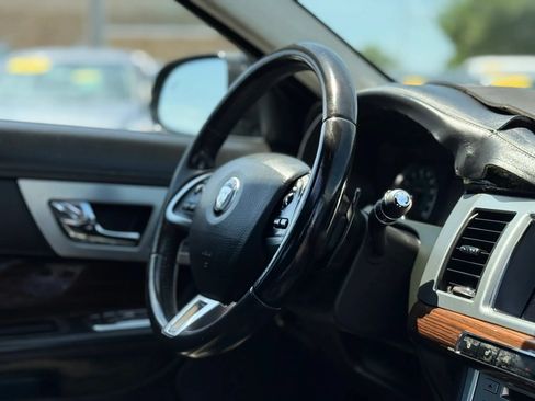 Used 2015 Jaguar XF Portfolio RWD image 32