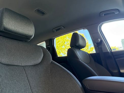 Used 2020 Hyundai Santa Fe SE AWD/4WD image 18