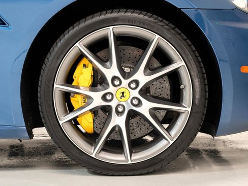 Used 2010 Ferrari California image 41