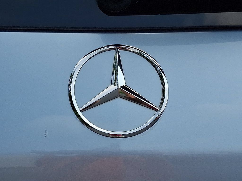 Used 2015 Mercedes-Benz GL 550 4MATIC image 42