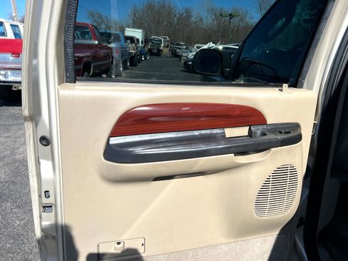 Used 2005 Ford Excursion Limited image 11