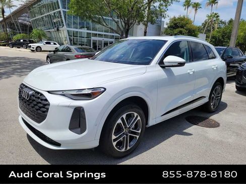 Certified 2025 Audi Q5 Premium w/ Convenience Package AWD/4WD image 4