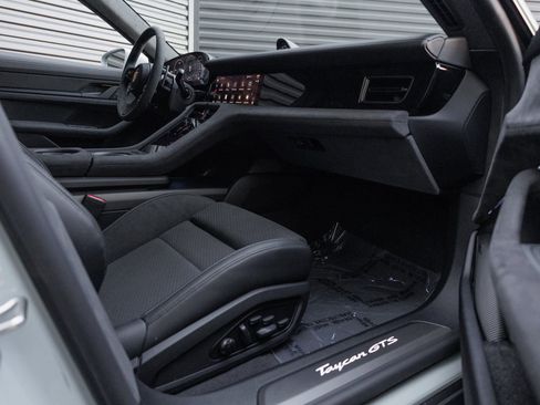New 2025 Porsche Taycan GTS image 34