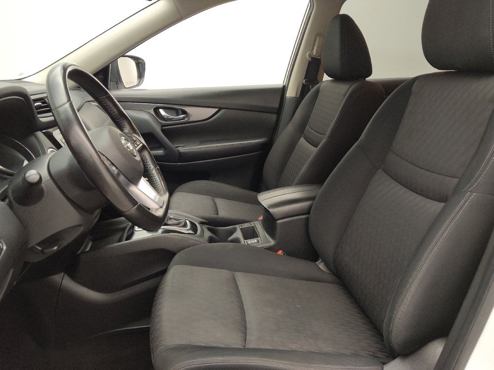 Used 2018 Nissan Rogue SV w/ Sun & Sound Touring Package AWD/4WD image 17