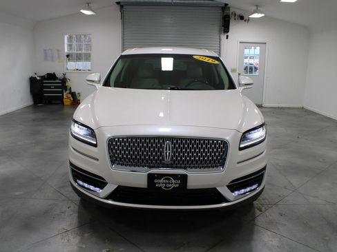 Used 2019 Lincoln Nautilus Select image 3