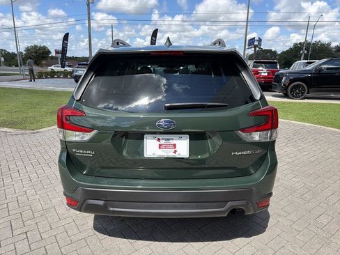 Certified 2023 Subaru Forester Premium AWD/4WD image 5