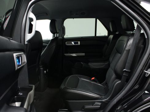 Used 2022 Ford Explorer Limited AWD/4WD image 13