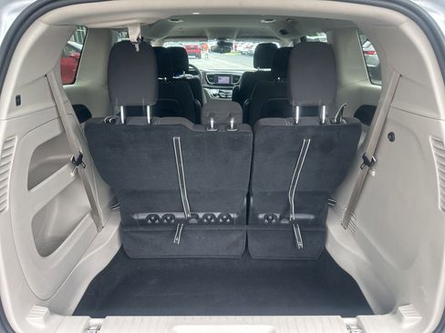 Used 2024 Chrysler Voyager LX FWD image 15