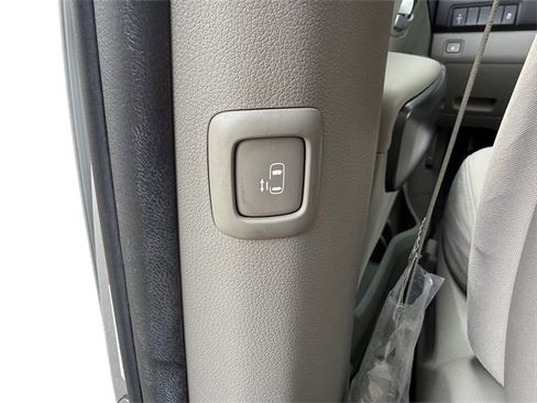 Used 2016 Kia Sedona LX w/ Option Group 020 image 43