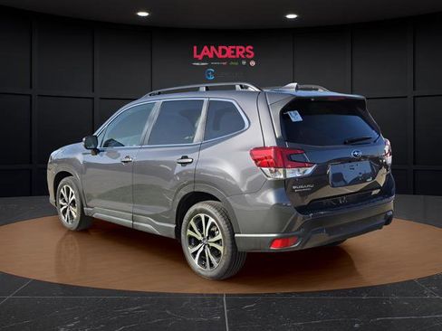 Used 2023 Subaru Forester Limited image 2