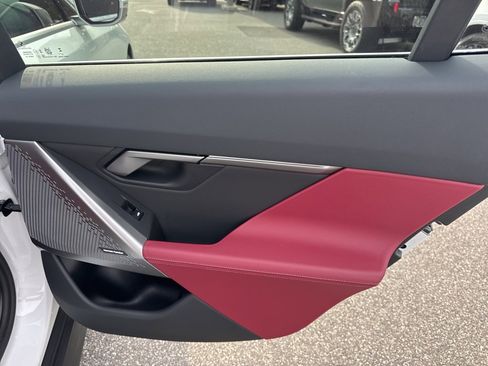 Used 2025 BMW 540i xDrive image 18