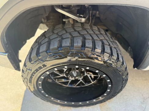 Used 2019 GMC Sierra 1500 SLE w/ SLE Value Package image 14