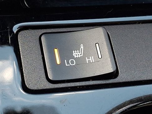 Used 2021 Toyota Prius Prime XLE image 23