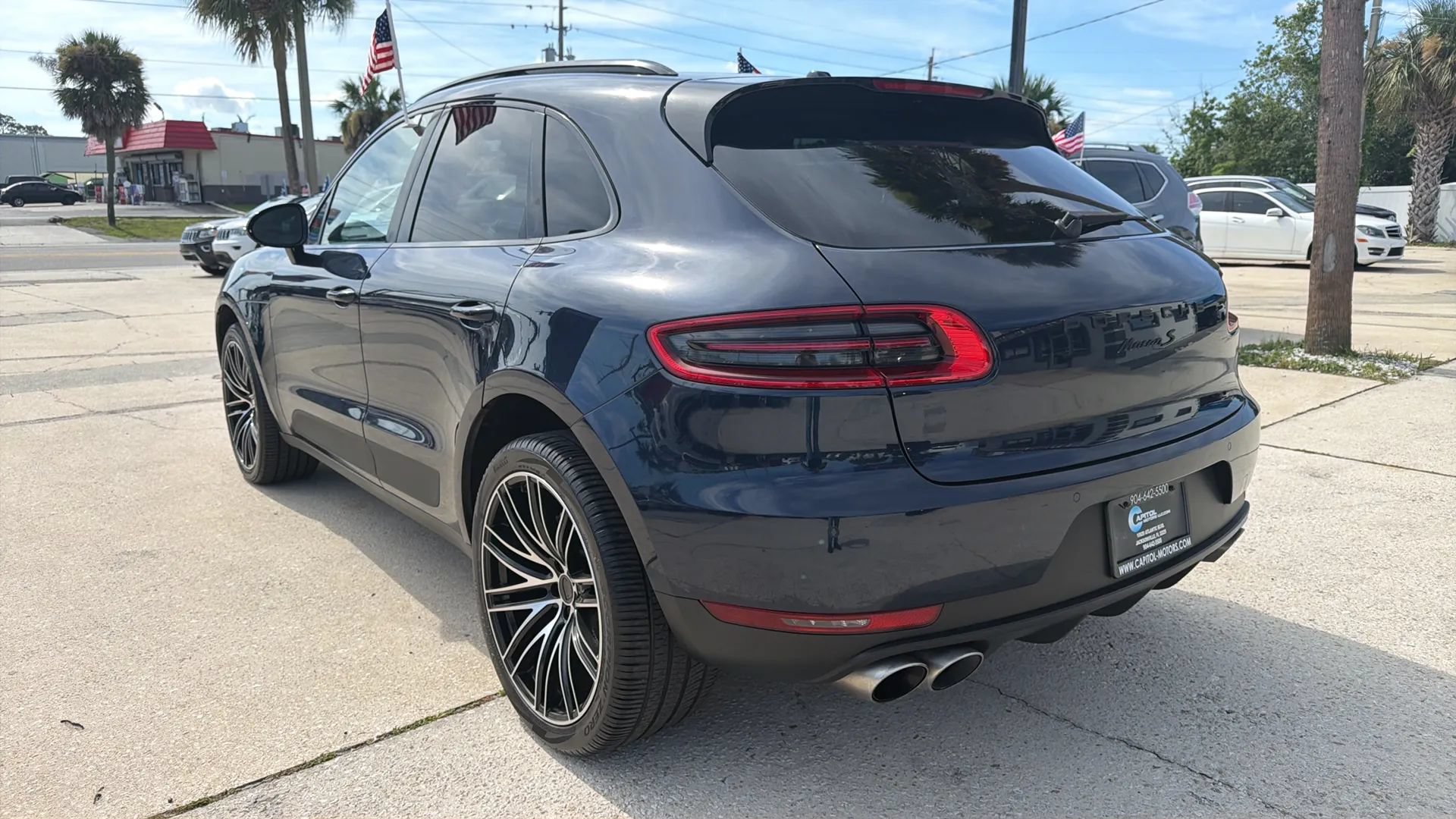 Used 2017 Porsche Macan S AWD/4WD image 3