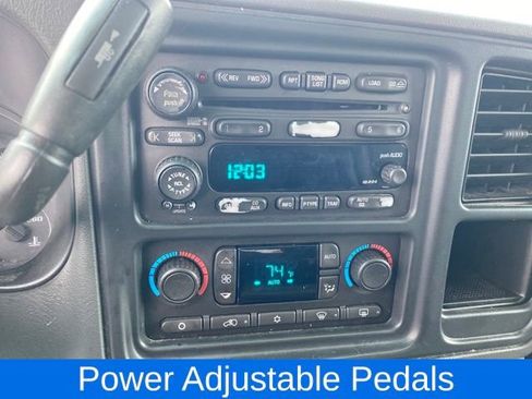 Used 2003 Chevrolet Avalanche Base w/ Suspension Package, Off-Road image 9