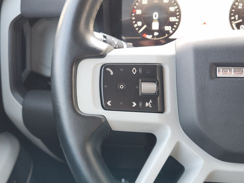 Certified 2022 Land Rover Defender 110 SE AWD/4WD image 29