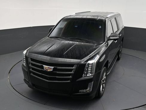 Used 2020 Cadillac Escalade ESV Luxury w/ Escalade Sport Edition RWD image 18
