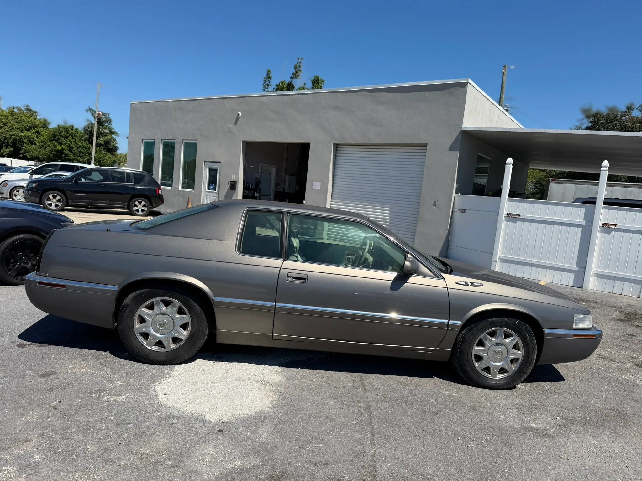 Used 1998 Cadillac Eldorado Touring w/ Safety/Security Pkg FWD image 5