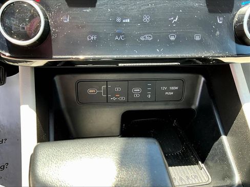 Certified 2025 Hyundai Tucson SEL AWD/4WD image 16