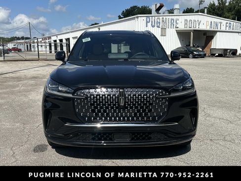 New 2026 Lincoln Aviator Black Label AWD/4WD image 2