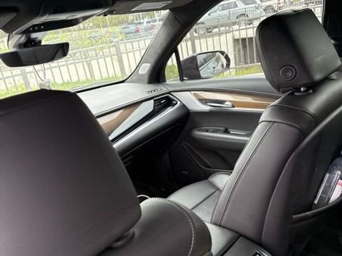 Used 2023 Cadillac XT6 Sport w/ Platinum Package AWD/4WD image 6
