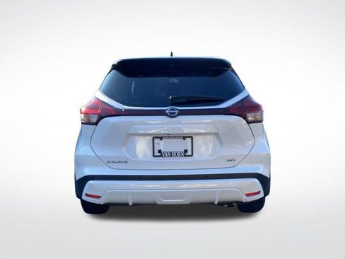 Used 2023 Nissan Kicks SR w/ SR Premium Package image 12