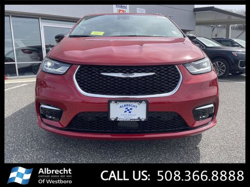 New 2026 Chrysler Pacifica Limited image 8