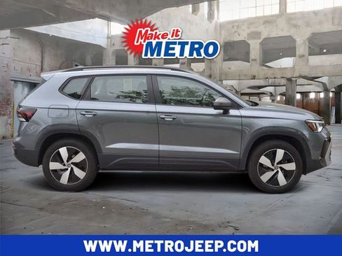Used 2025 Volkswagen Taos S AWD/4WD image 1