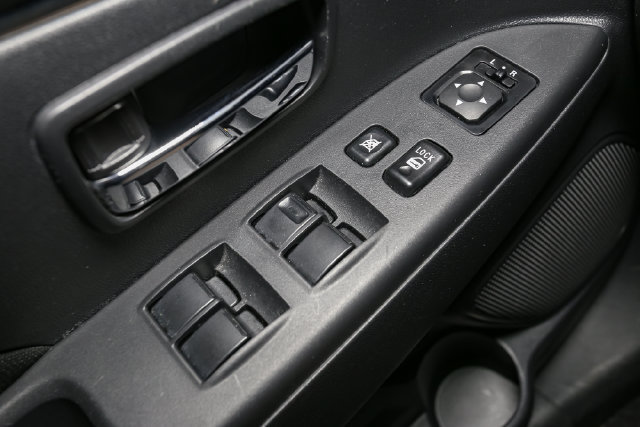 Used 2025 Mitsubishi Outlander Sport ES AWD/4WD image 31