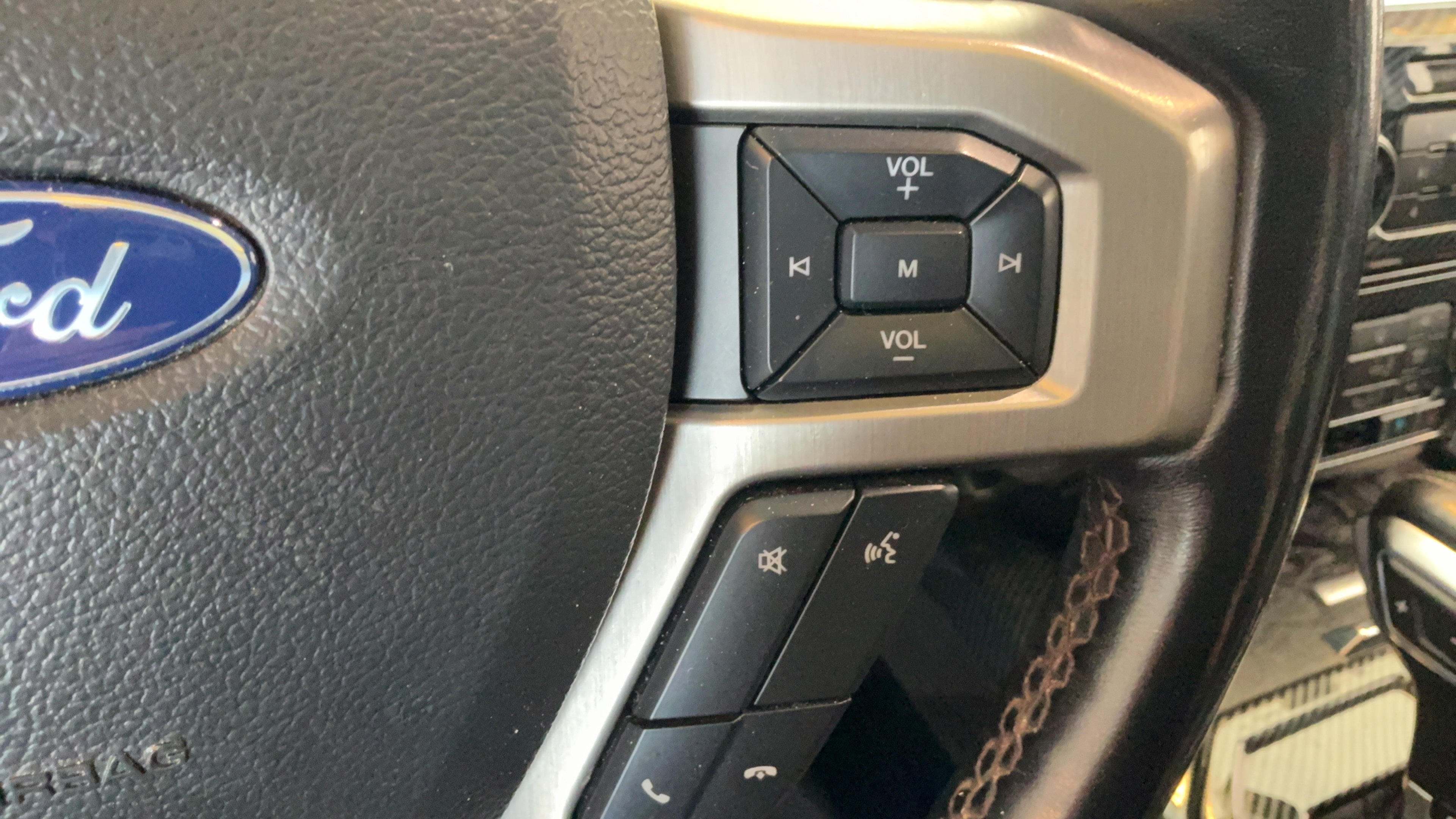 Used 2018 Ford F150 Platinum w/ Equipment Group 701A Luxury AWD/4WD image 19