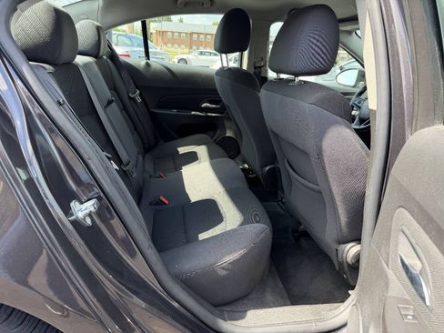 Used 2016 Chevrolet Cruze LT FWD image 16