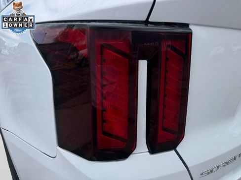 Certified 2024 Kia Sorento S FWD image 21