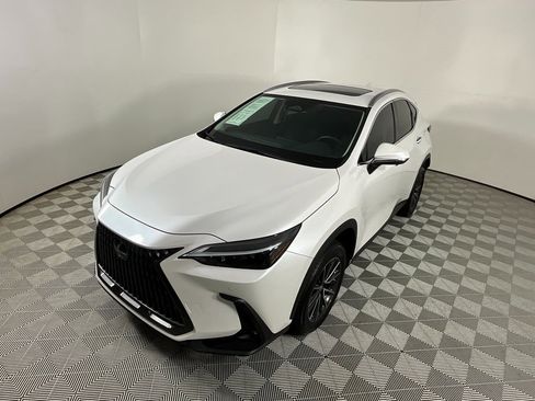 Used 2024 Lexus NX 250 FWD w/ Premium Package image 9