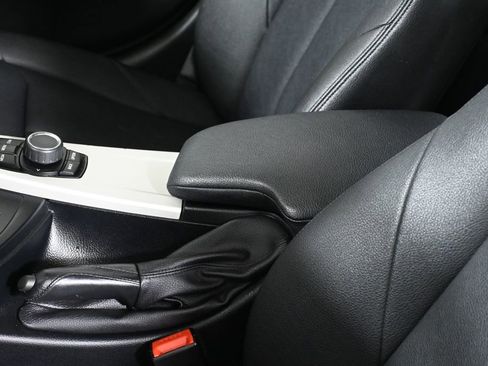 Used 2018 BMW 320i xDrive Sedan w/ Convenience Package image 26