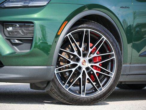 Certified 2025 Porsche Macan 4S Electric image 9