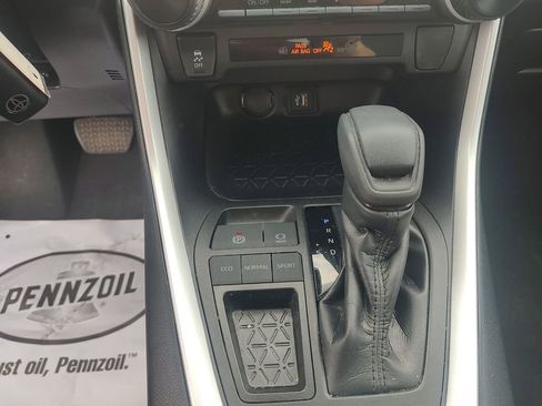 Used 2023 Toyota RAV4 LE image 11