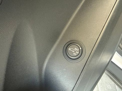 Used 2024 Chevrolet Equinox LT FWD image 35