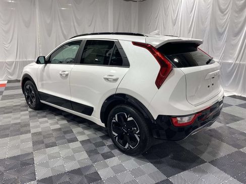 New 2026 Kia Niro Wind FWD image 2