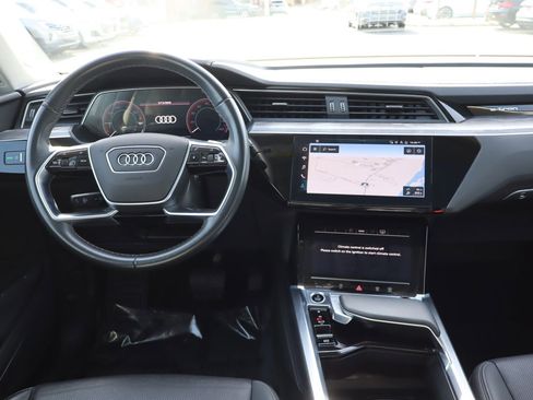 Used 2024 Audi Q8 e-tron Premium Plus w/ Premium Plus Package image 12