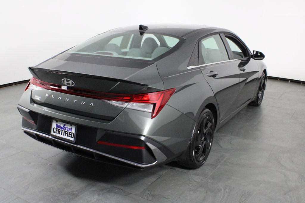 Certified 2026 Hyundai Elantra SEL Sport Premium FWD image 4