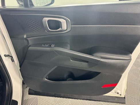 Used 2023 Kia Sorento EX w/ Panoramic Sunroof Package image 26