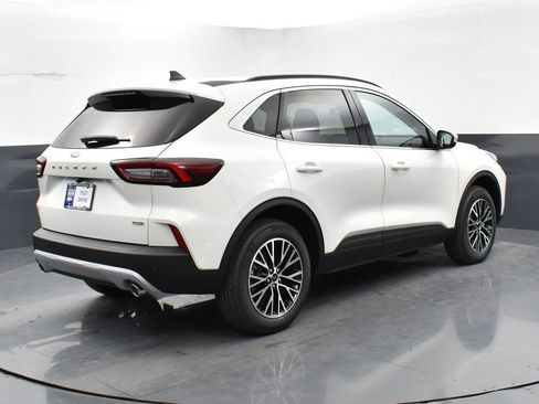 New 2025 Ford Escape SE FWD image 6