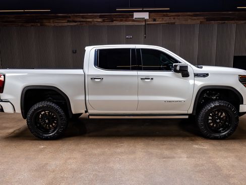 Used 2024 GMC Sierra 1500 Denali Ultimate AWD/4WD image 11