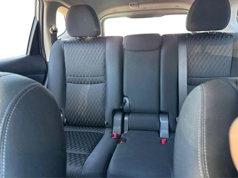 Used 2018 Nissan Rogue S image 15