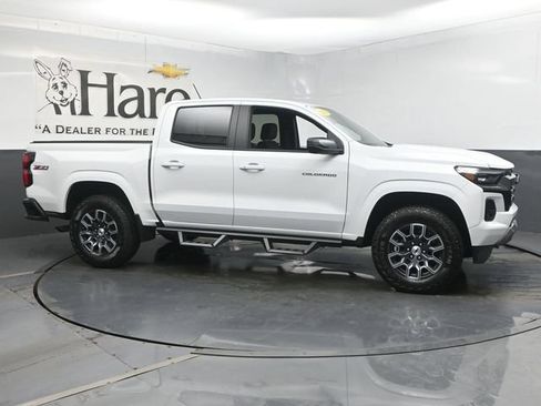 Used 2025 Chevrolet Colorado Z71 w/ Technology Package AWD/4WD image 1