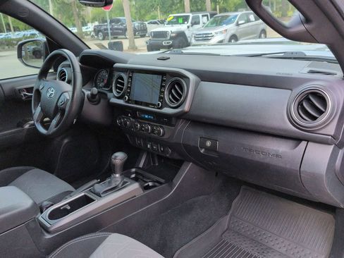 Used 2022 Toyota Tacoma TRD Sport AWD/4WD image 26